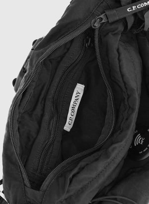 Lens Crossbody Umhängetasche - Black