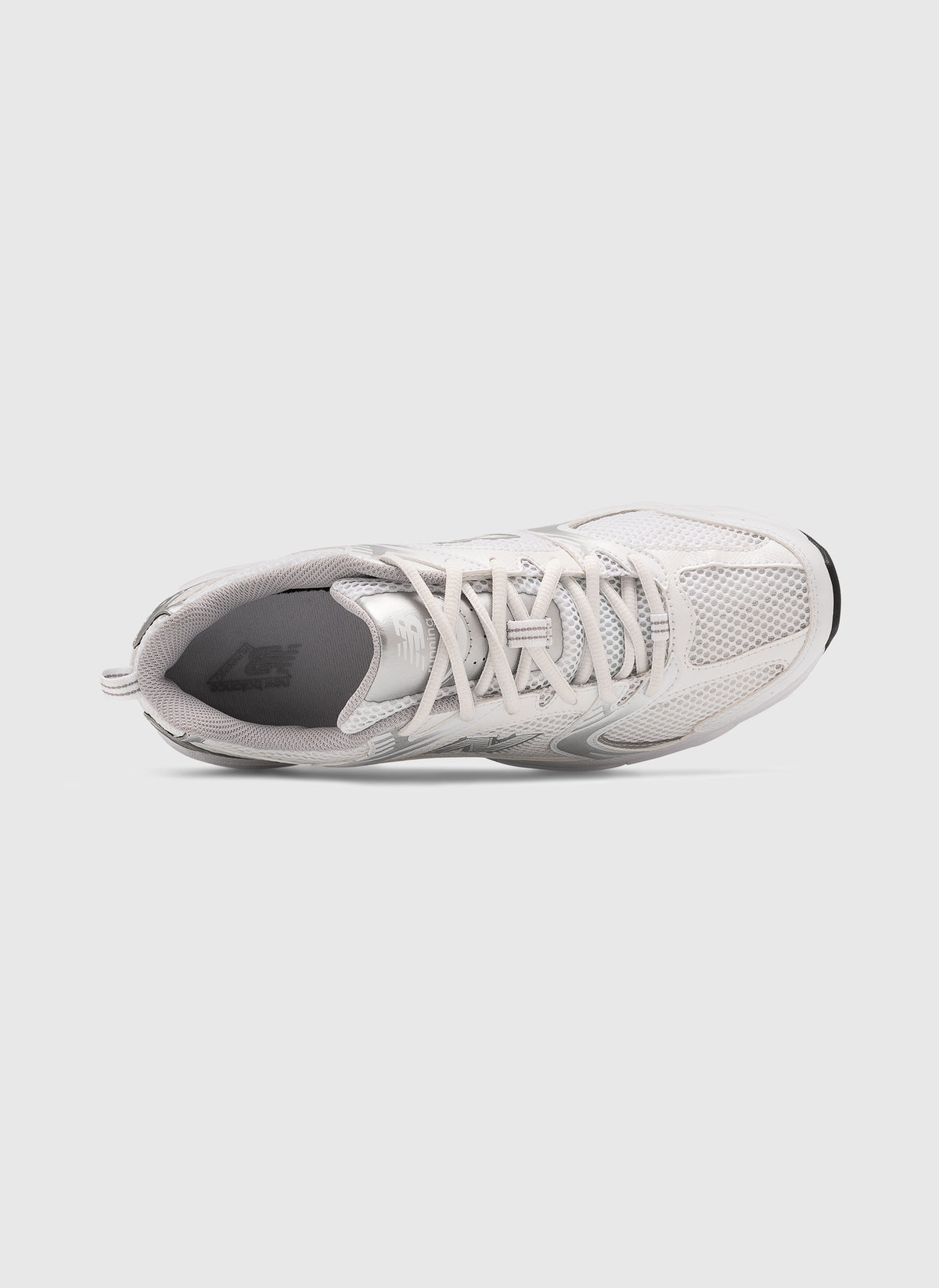 MR530 - White/Silver Metallic