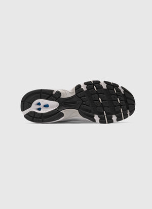 MR530 - White/Silver Metallic