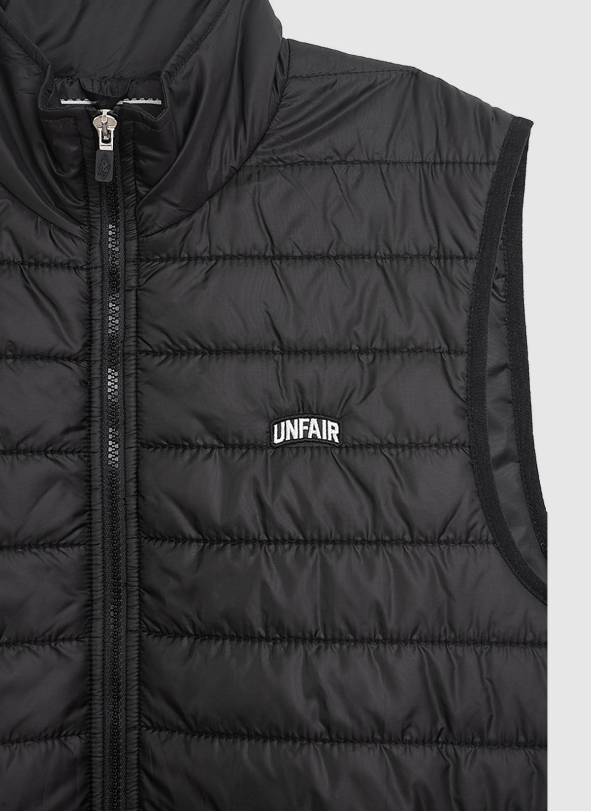 Curved Quilted Weste - Black
