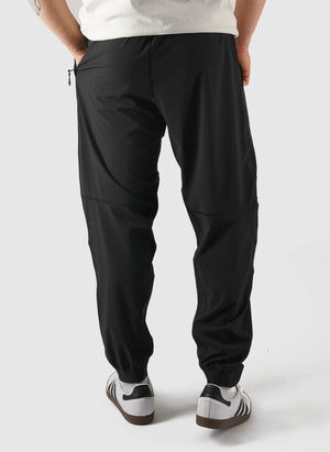 Train Essentials Woven Trackpants - Black/White