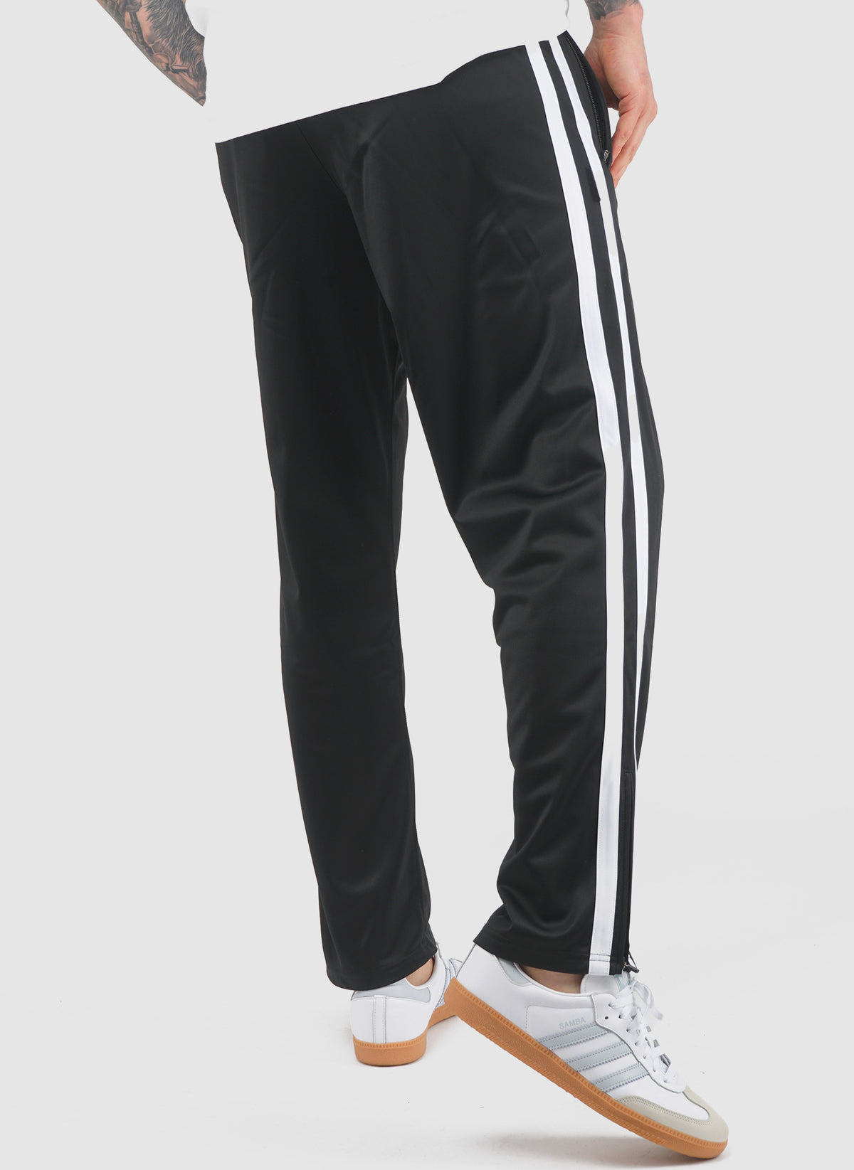 DMWU Evolution Trackpants - Black